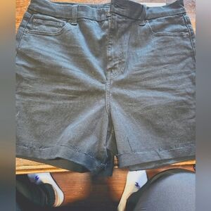 American Eagle Highrise curvy shorts